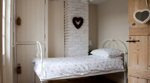 stone_cottage_large_00